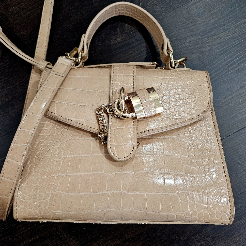 FASHION NOVA Mini Crossbody